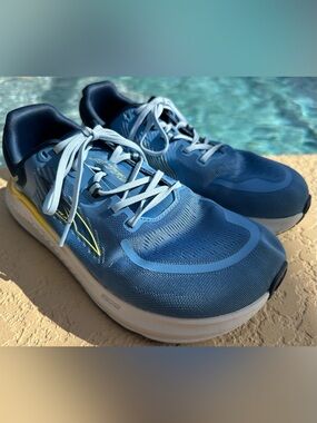 Altra Paradigm 7 Blue Foot Shape Running Shoes ALOA85N7440 Size 9.5 Wide in VGC